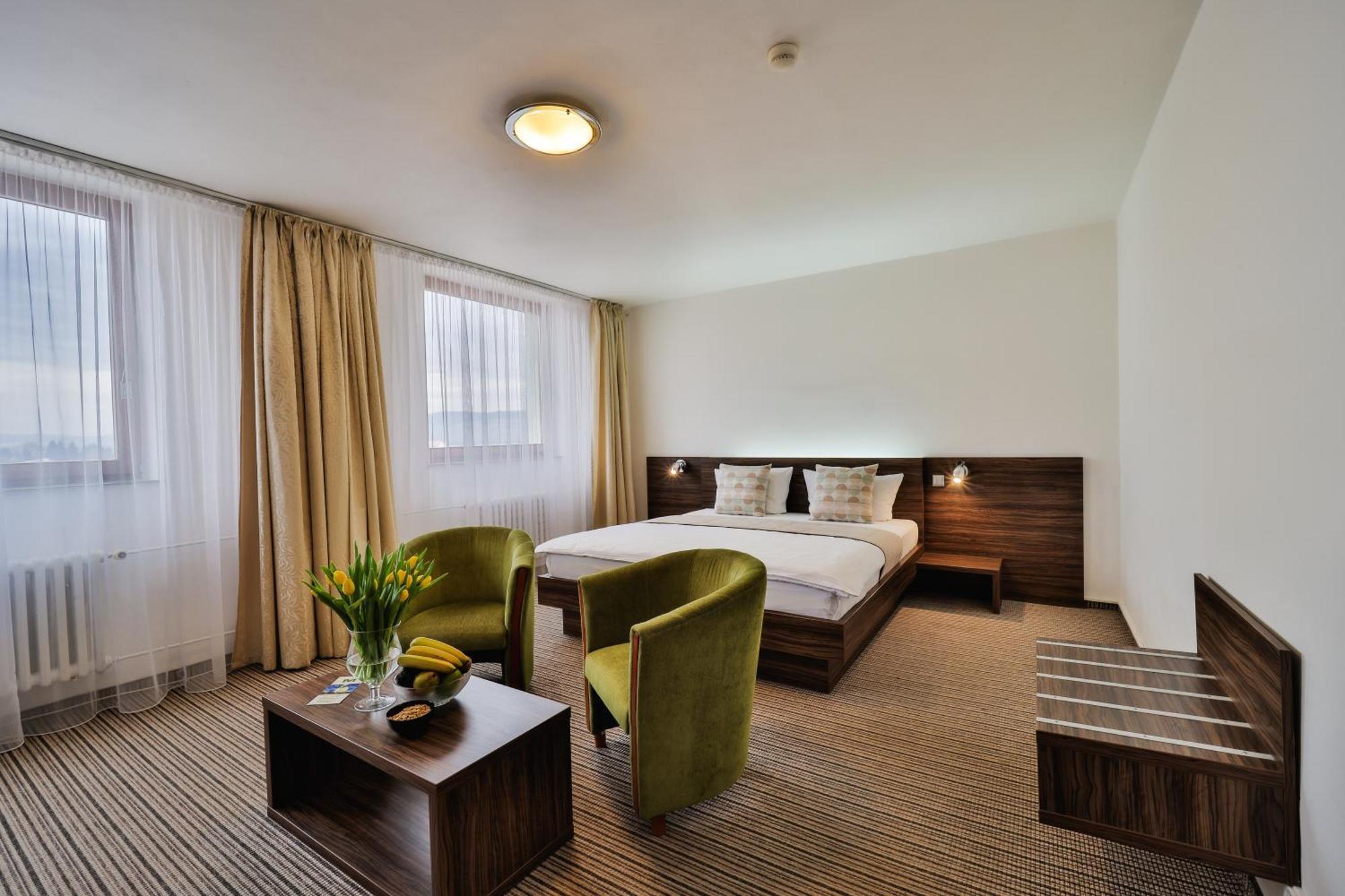 Hotel Metropol Spišská Nová Ves エクステリア 写真