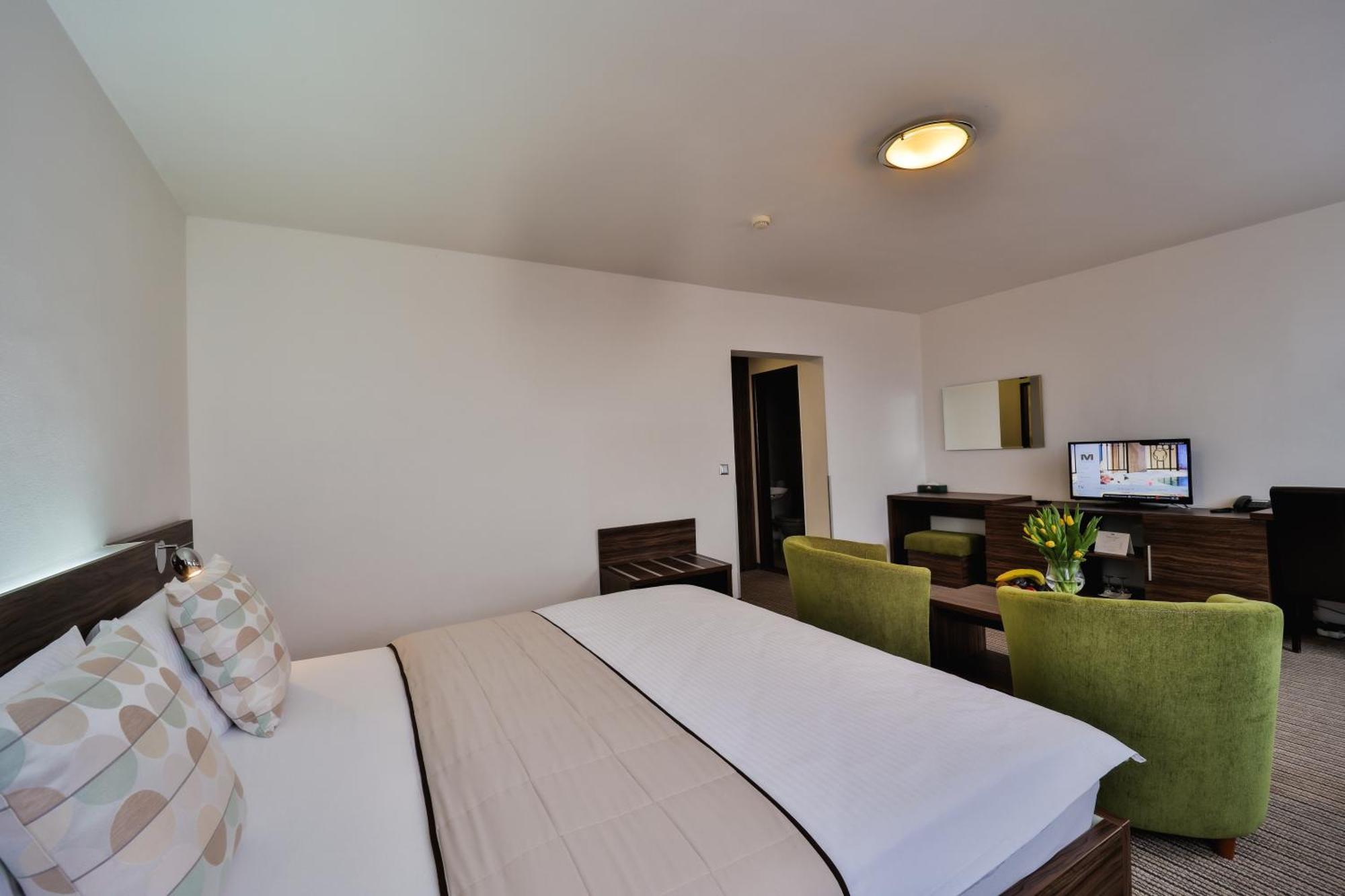 Hotel Metropol Spišská Nová Ves エクステリア 写真