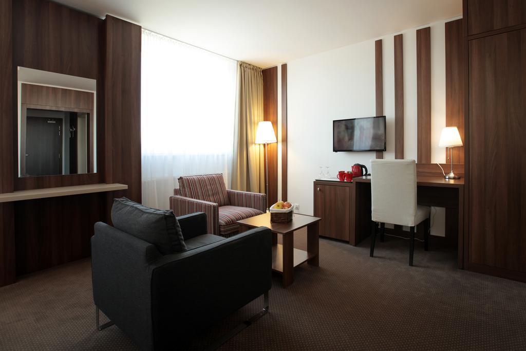 Hotel Metropol Spišská Nová Ves 部屋 写真