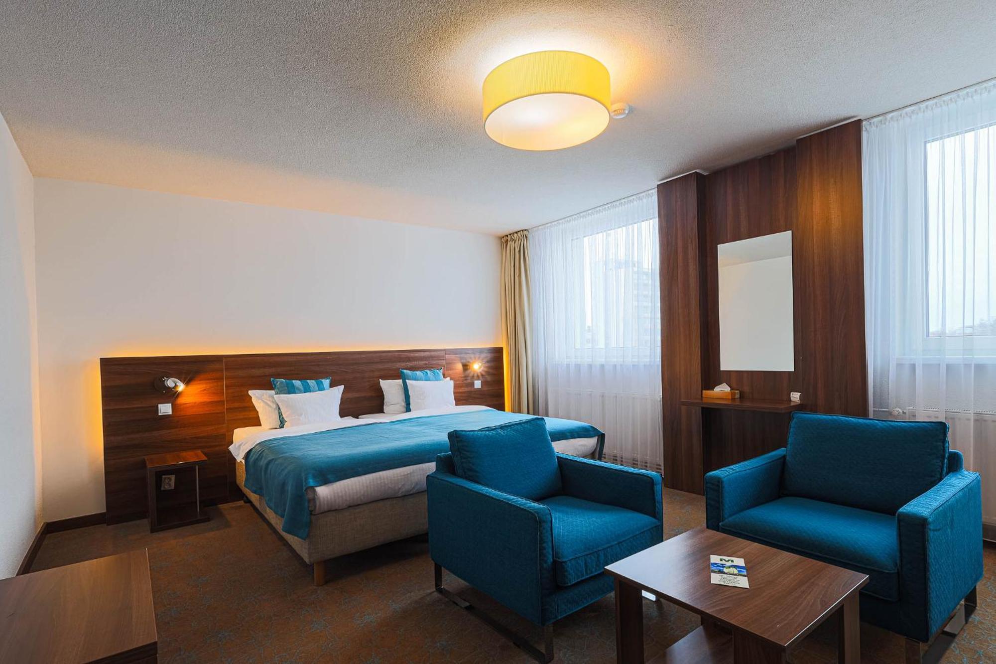 Hotel Metropol Spišská Nová Ves エクステリア 写真