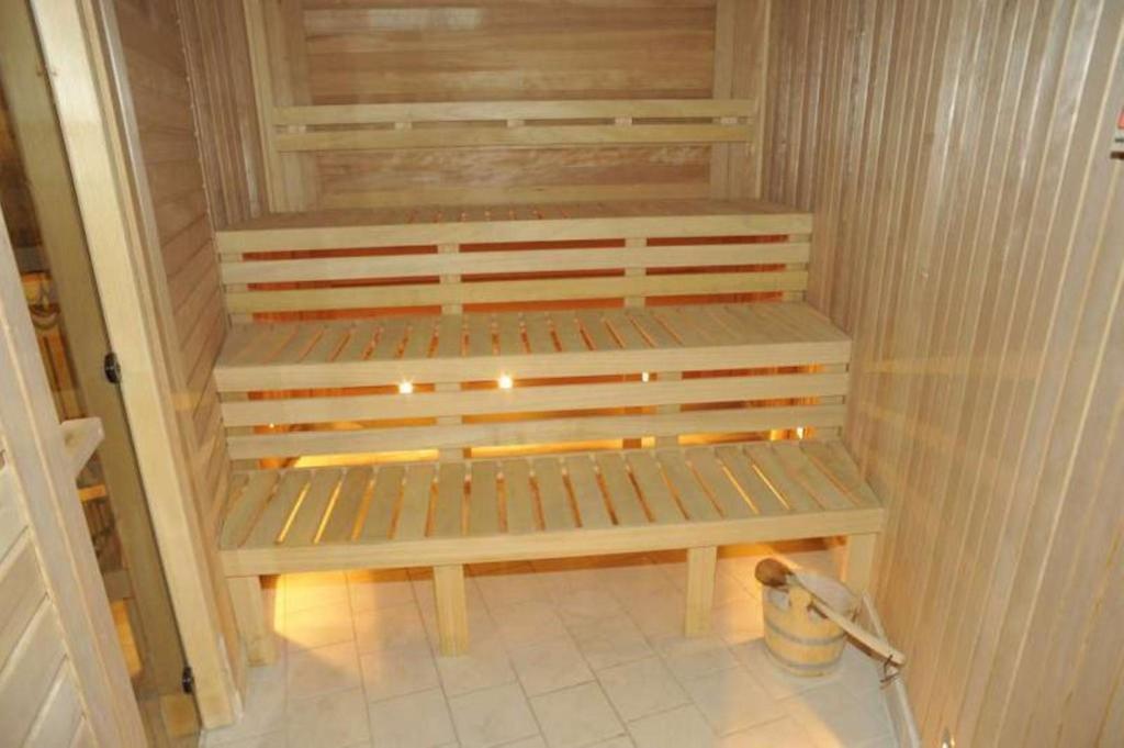 Hotel Metropol Spišská Nová Ves エクステリア 写真