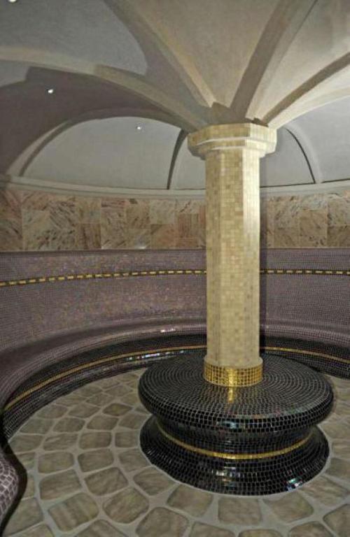 Hotel Metropol Spišská Nová Ves エクステリア 写真