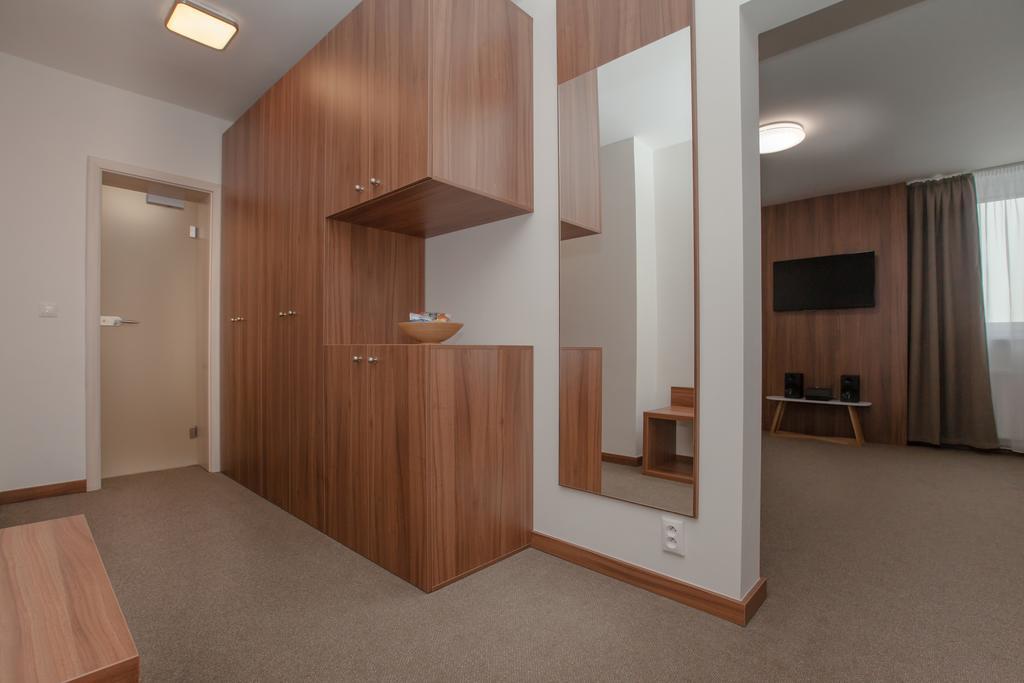 Hotel Metropol Spišská Nová Ves エクステリア 写真