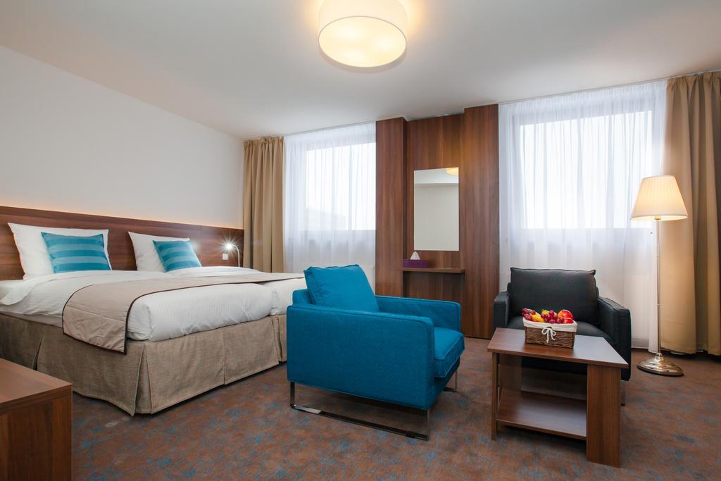 Hotel Metropol Spišská Nová Ves エクステリア 写真