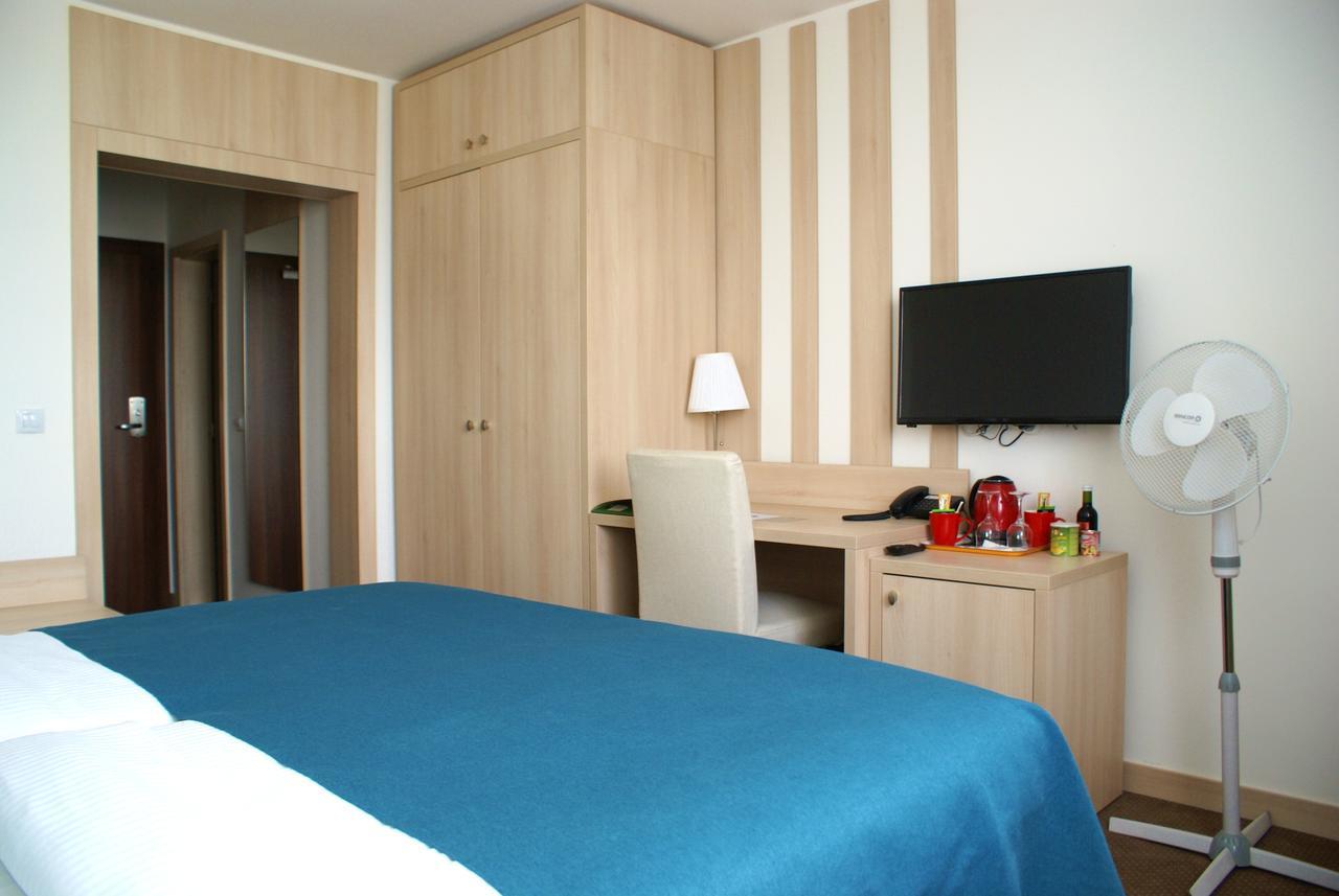 Hotel Metropol Spišská Nová Ves エクステリア 写真